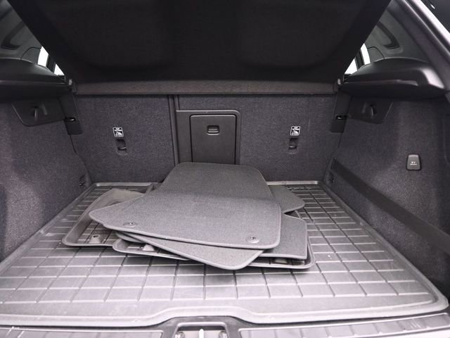 Used 2020 Volvo XC40 T5 Momentum w/ Protection Package Premier image 27