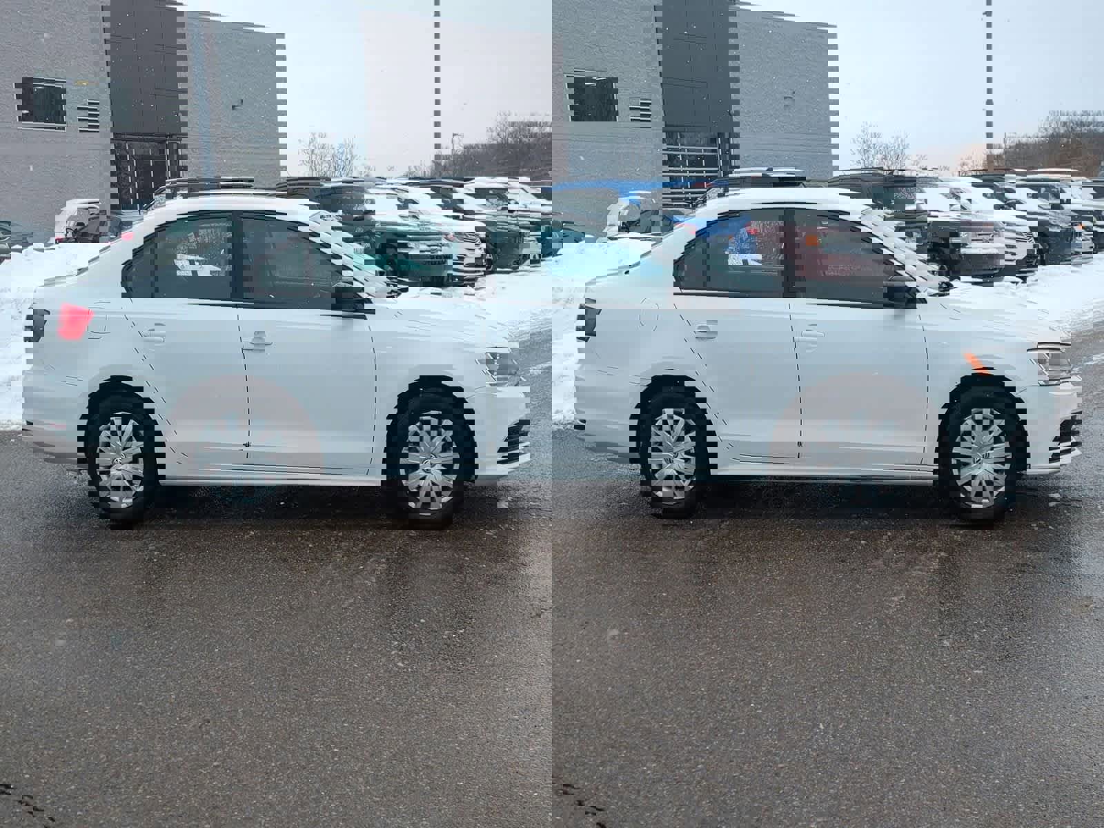 Used 2015 Volkswagen Jetta S image 9