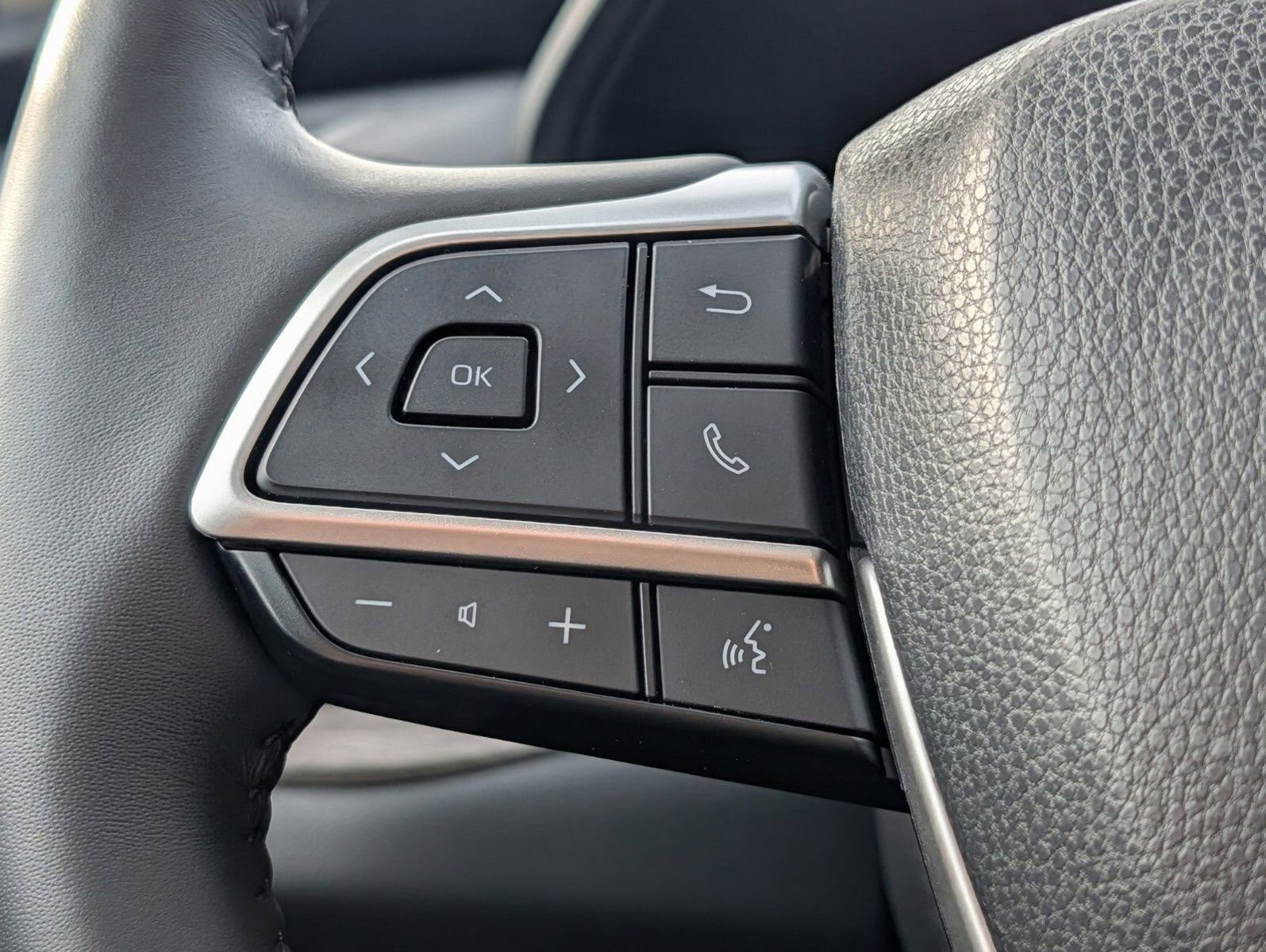 Used 2025 Toyota Grand Highlander AWD Hybrid image 35