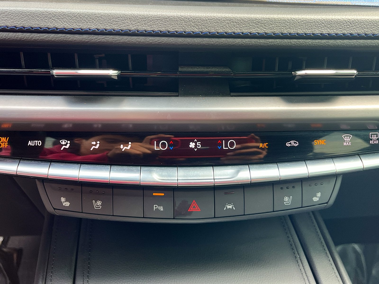 Used 2024 Cadillac XT4 Sport FWD image 16