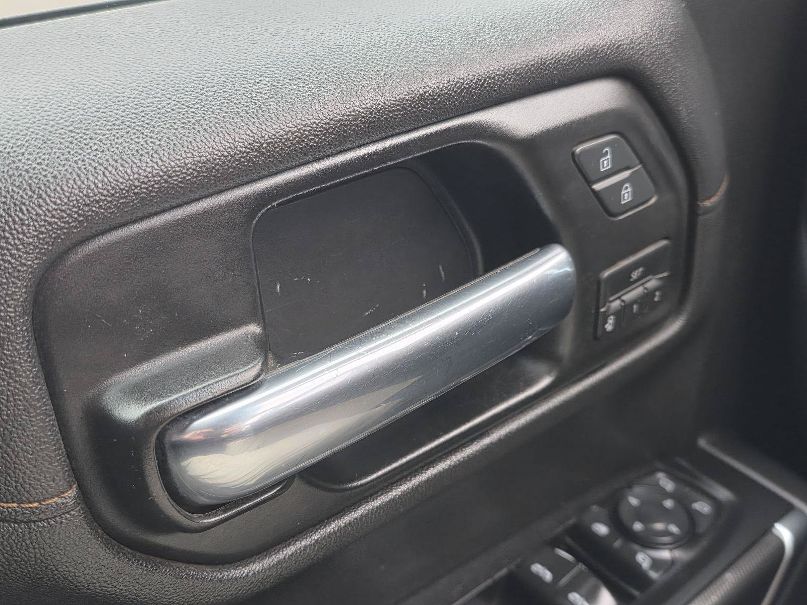 Used 2020 GMC Sierra 1500 AT4 w/ AT4 Premium Package AWD/4WD image 10