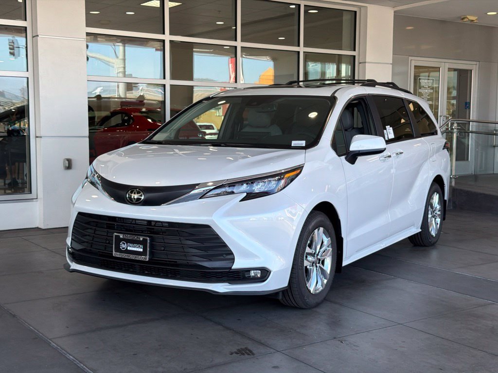 New 2026 Toyota Sienna XLE AWD/4WD image 2