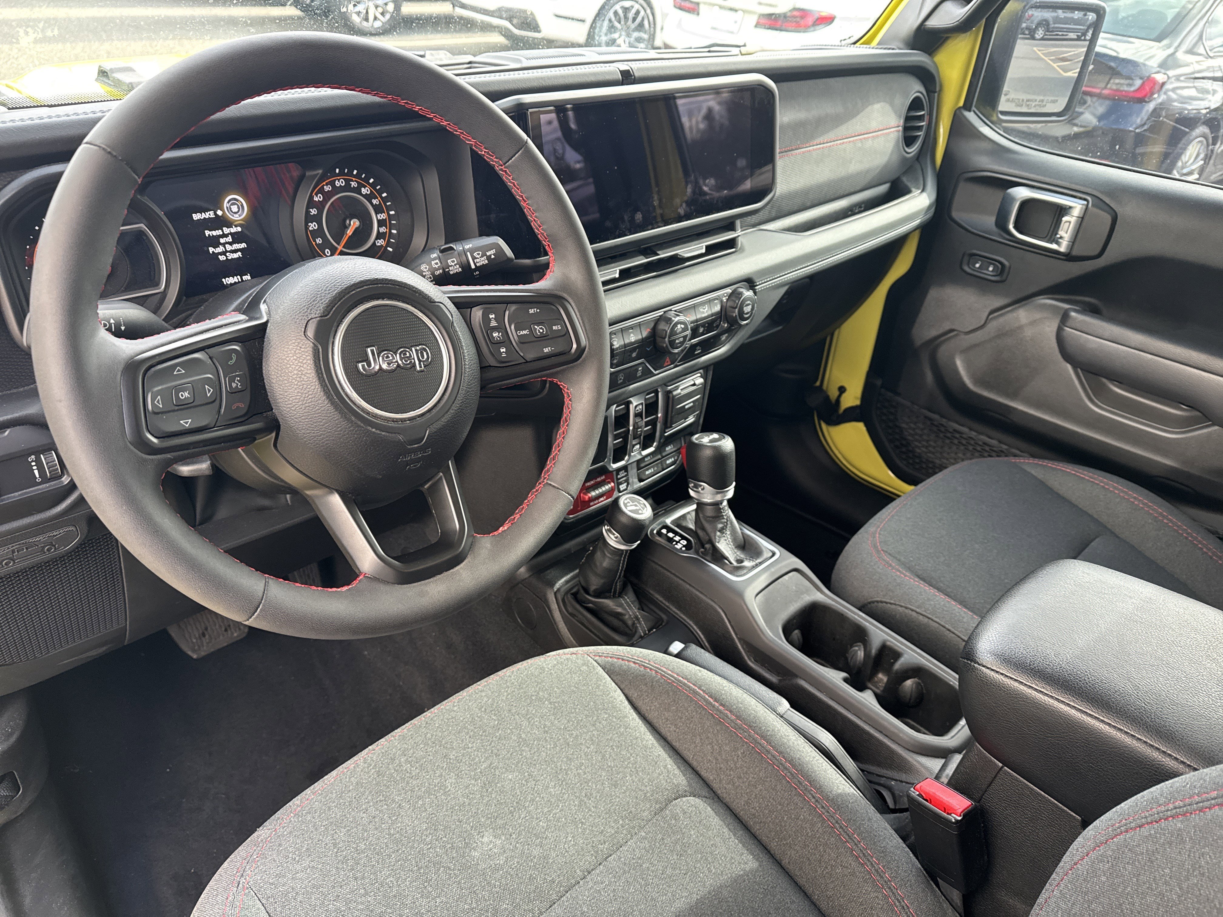 Used 2024 Jeep Wrangler Unlimited Rubicon w/ Technology Group image 14