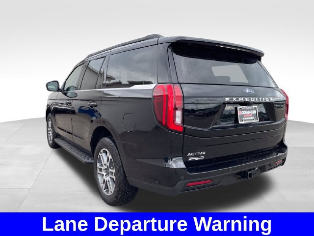Used 2025 Ford Expedition Active AWD/4WD image 3
