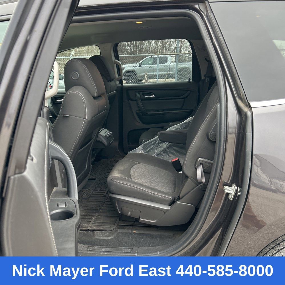 Used 2016 Chevrolet Traverse LT w/ Style and Technology Package image 28