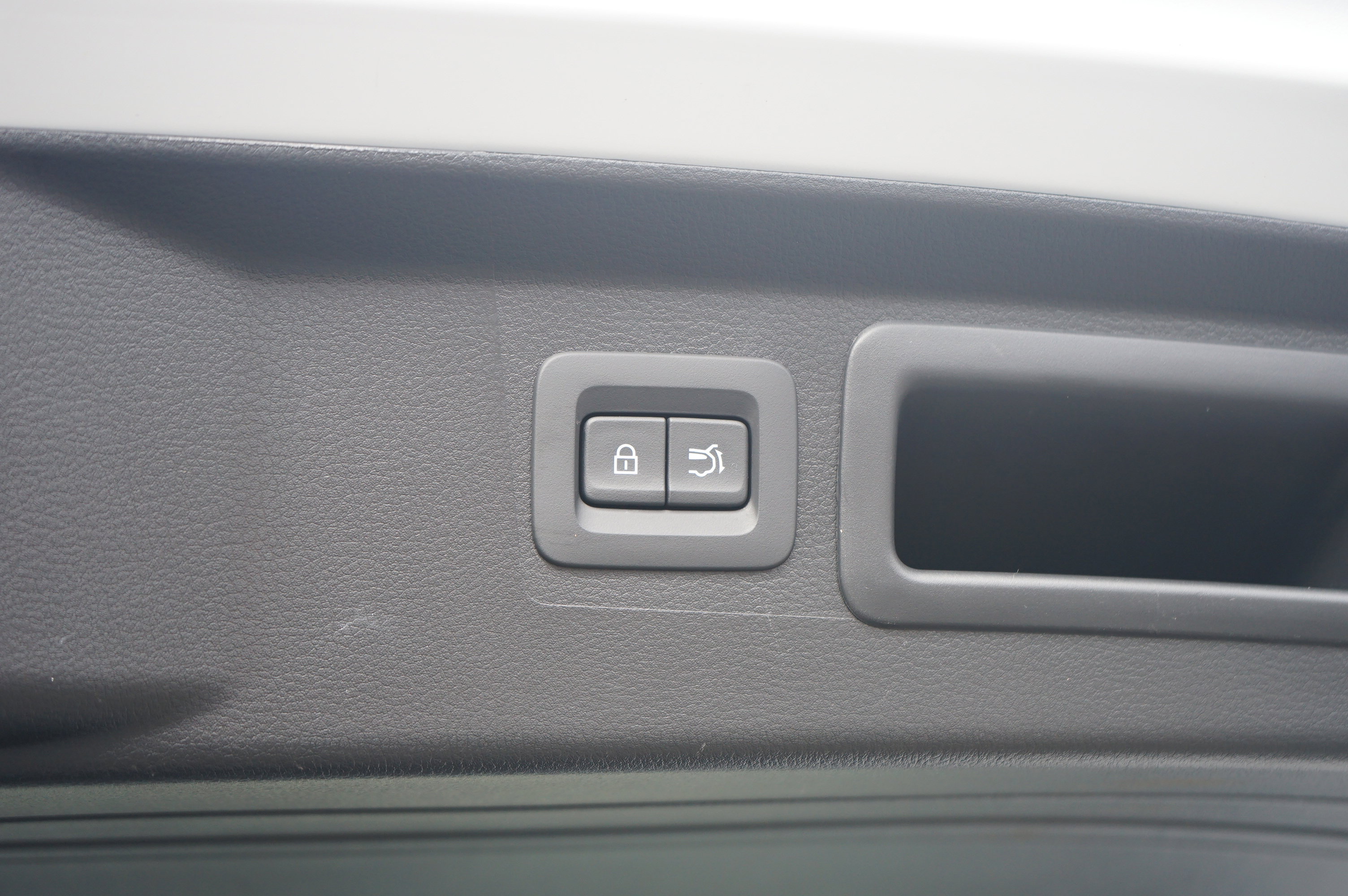 Certified 2025 MAZDA CX-50 AWD 2.5 Hybrid w/ Premium Pkg image 12