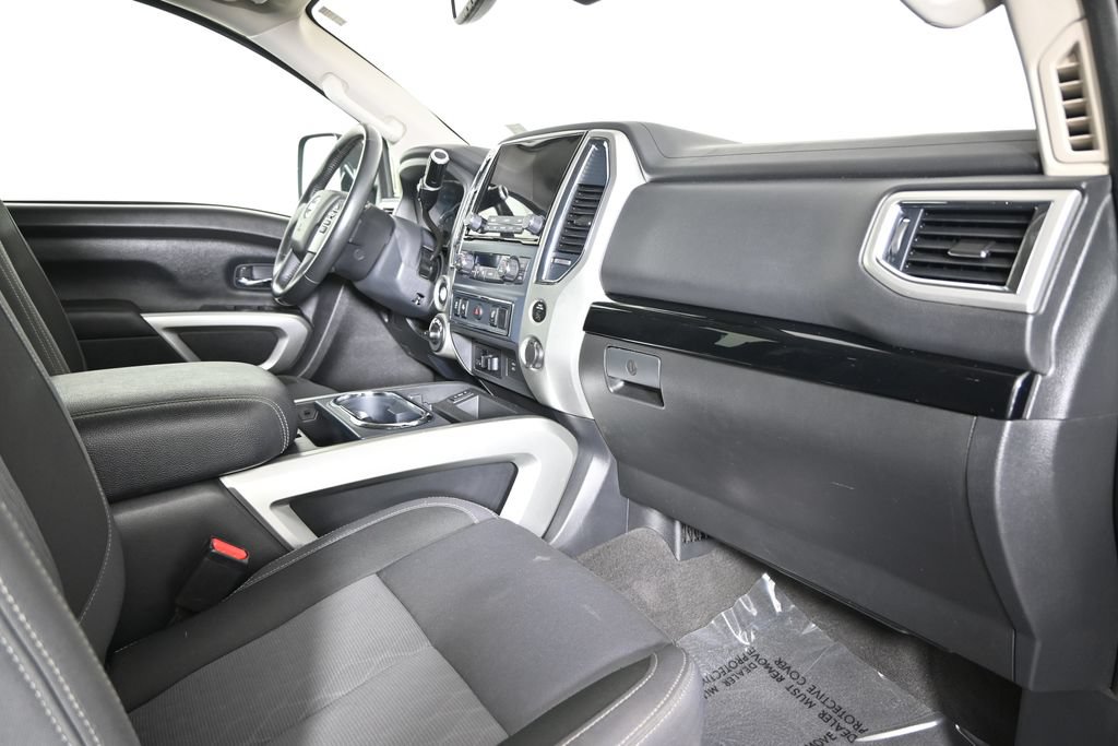 Used 2021 Nissan Titan SV w/ SV Convenience Package AWD/4WD image 15