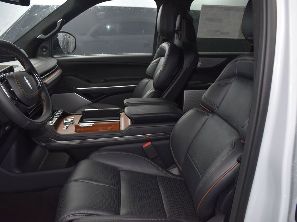 New 2026 Lincoln Navigator Black Label AWD/4WD image 10