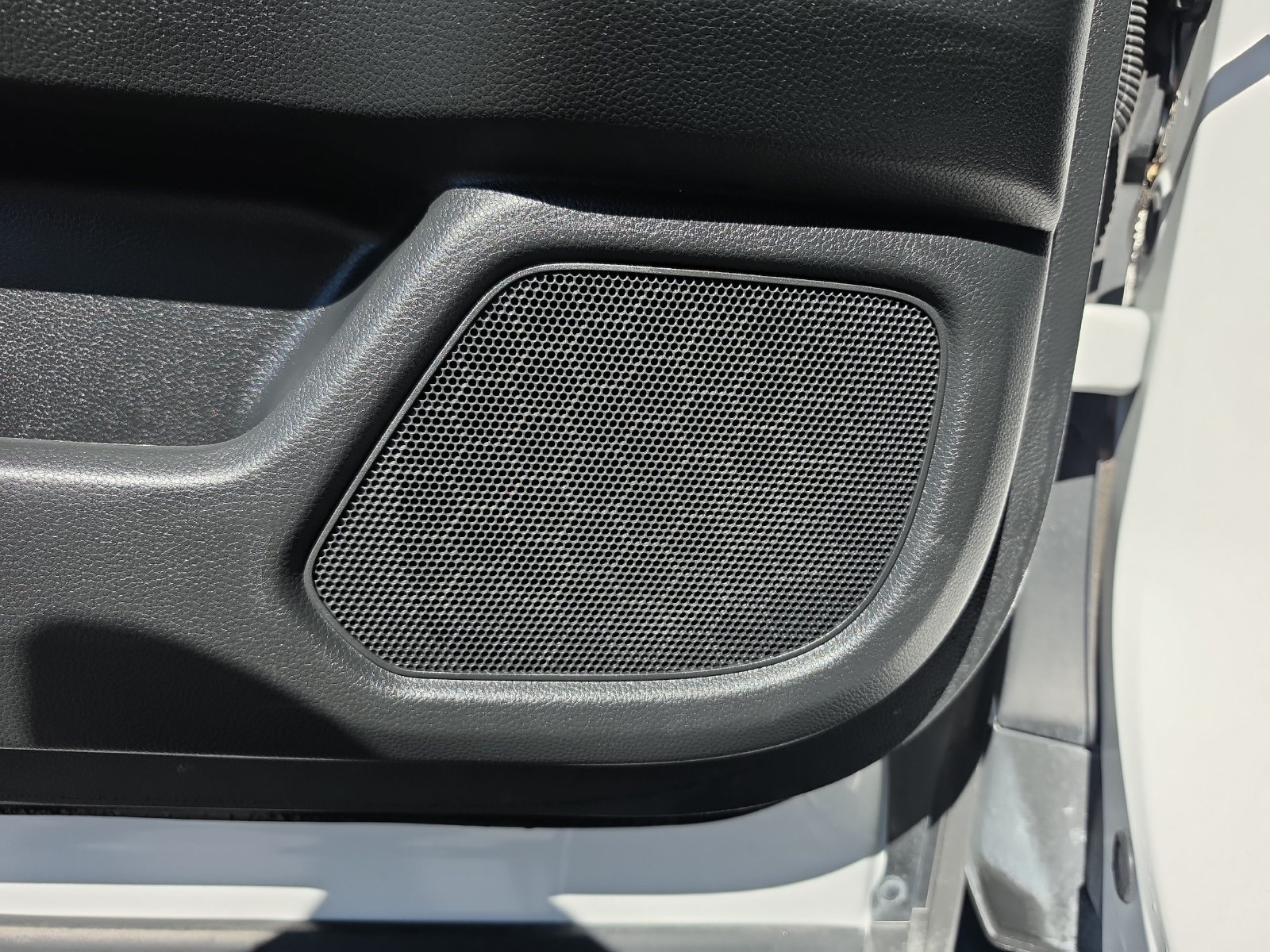 Used 2025 Honda Pilot EX-L image 18