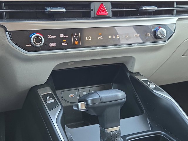 Used 2025 Kia Sorento S w/ Panoramic Sunroof Package image 29