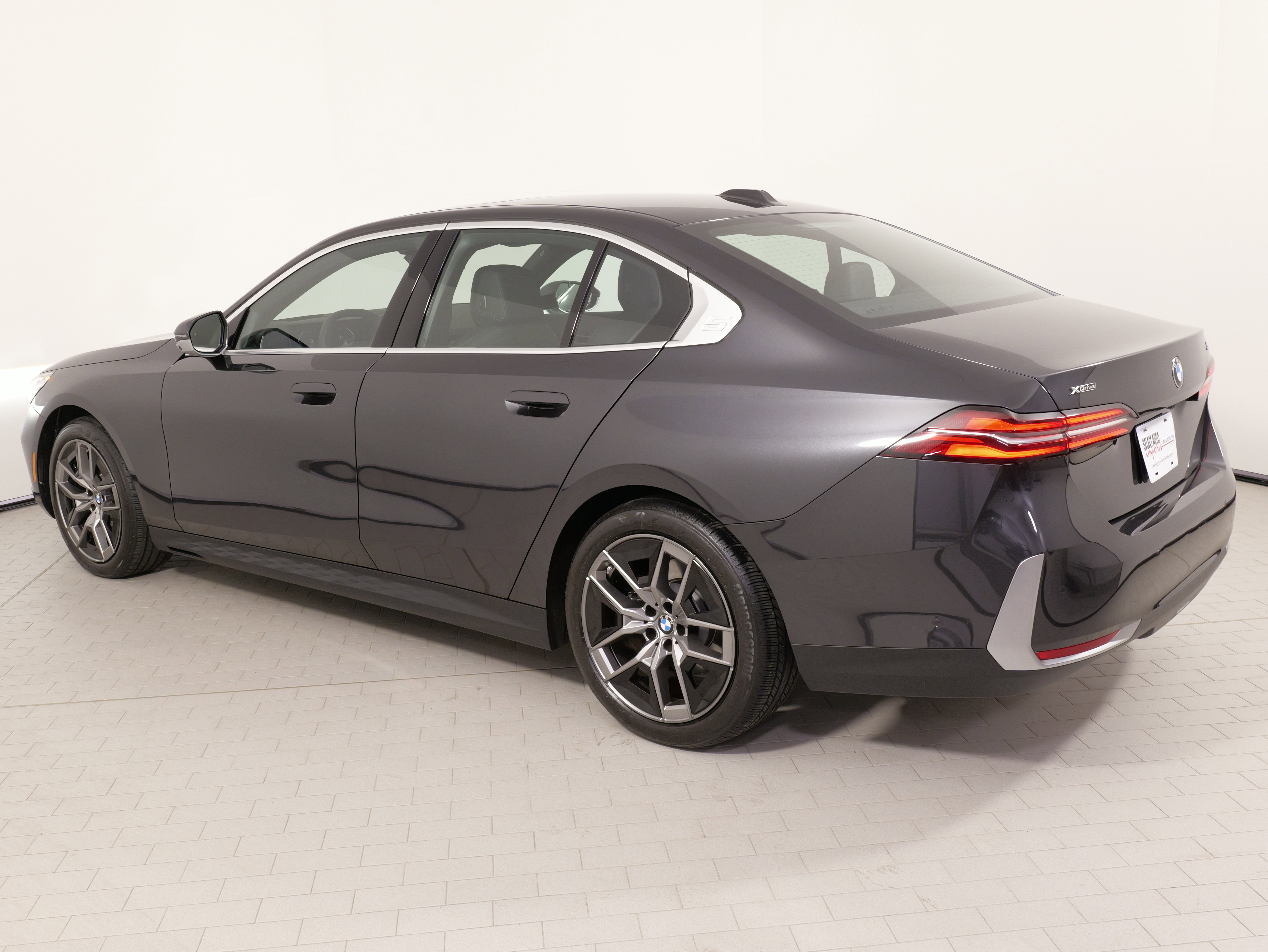 Used 2026 BMW 530i xDrive w/ Premium Package image 15