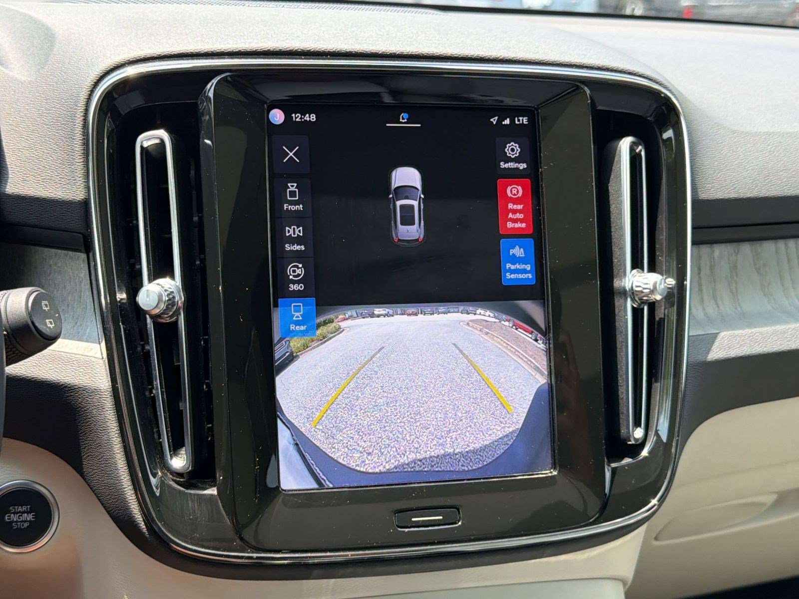 Certified 2023 Volvo XC40 B5 Ultimate w/ Protection Package Premier AWD/4WD image 19