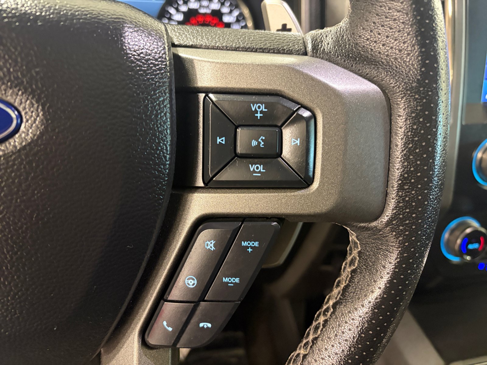Used 2020 Ford F150 Raptor w/ Equipment Group 802A Luxury AWD/4WD image 19