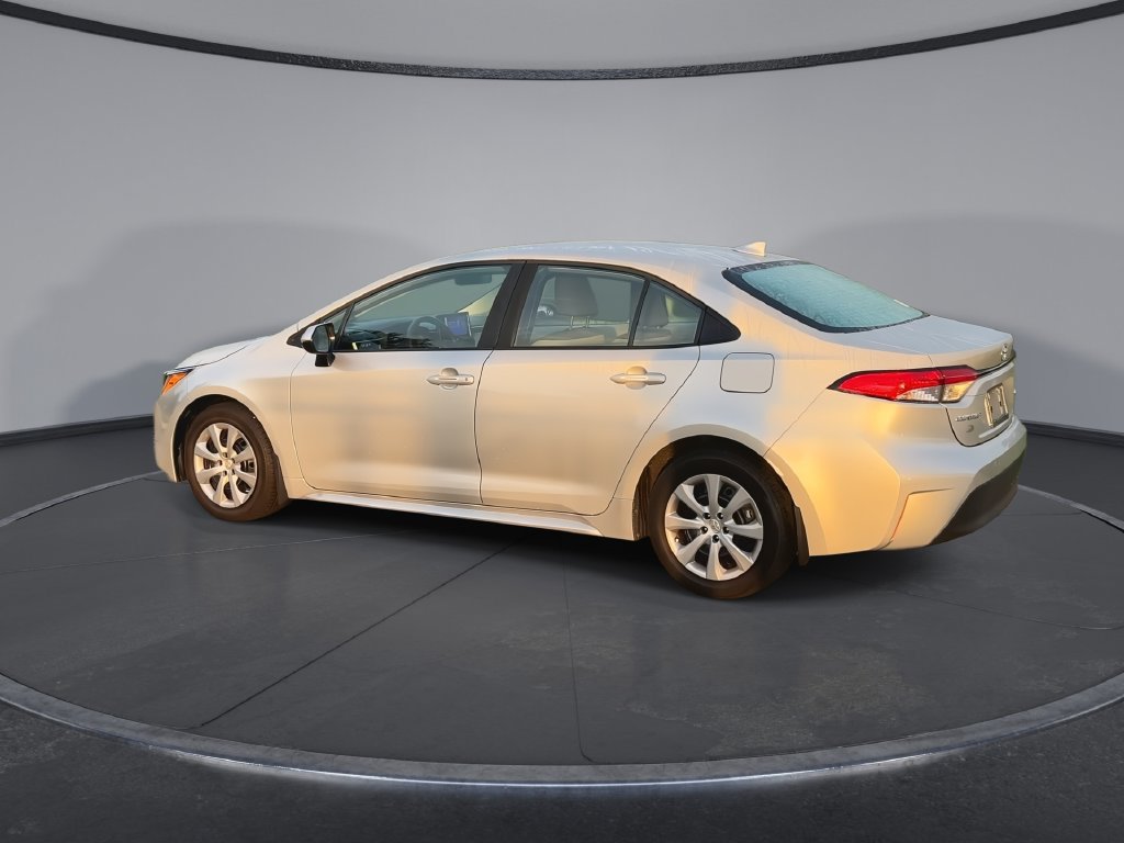 Used 2025 Toyota Corolla LE FWD image 6
