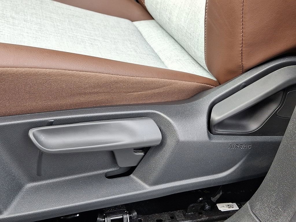 Certified 2025 Volkswagen ID.4 Pro image 23