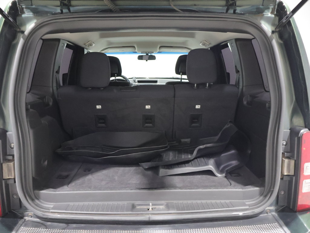 Used 2012 Jeep Liberty Sport AWD/4WD image 4