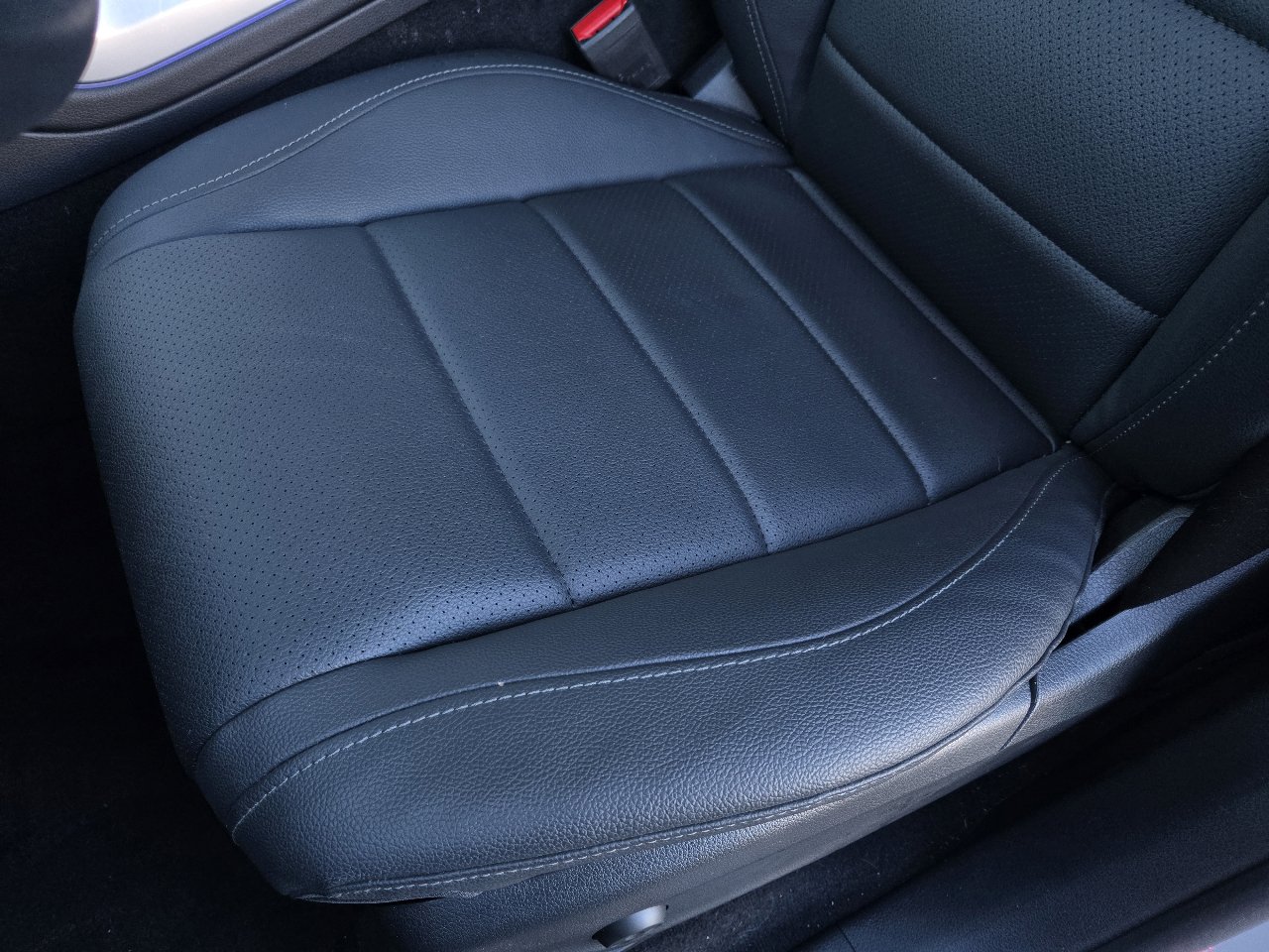 Used 2024 Mercedes-Benz GLS 450 4MATIC image 29