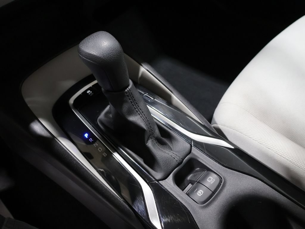 Used 2022 Toyota Corolla LE w/ Carpet Mat Package (TMS) FWD image 27