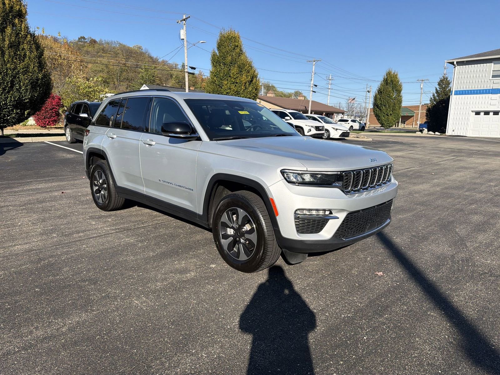Used 2024 Jeep Grand Cherokee Limited 4xe image 2