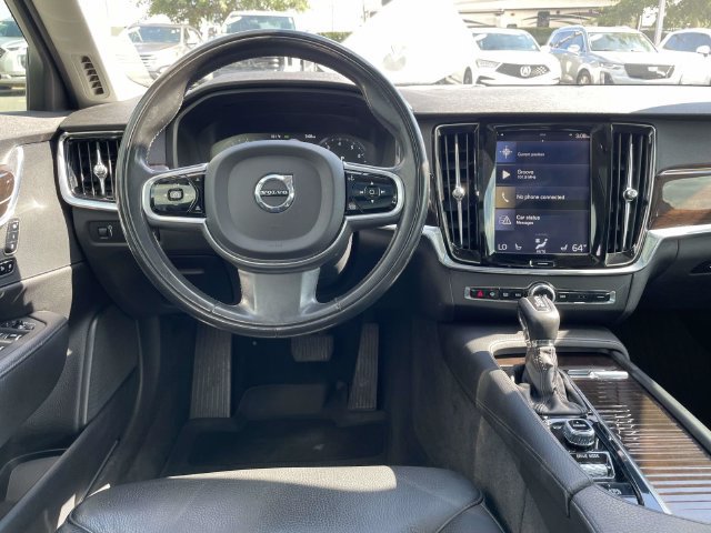 Used 2018 Volvo S90 T5 Momentum w/ Protection Package FWD image 12