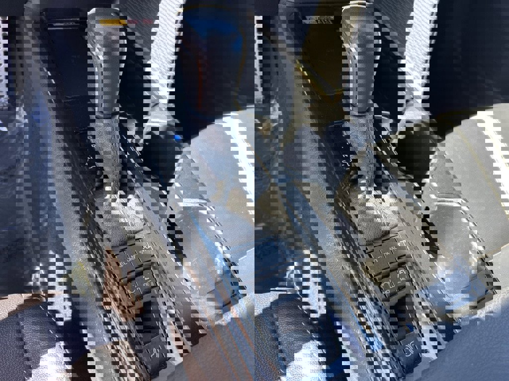 Used 2025 Toyota Camry SE image 10