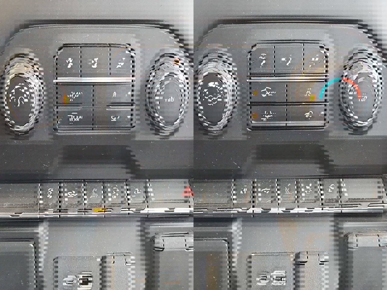 Used 2022 Chevrolet Silverado 1500 Custom w/ Safety Confidence Package AWD/4WD image 25