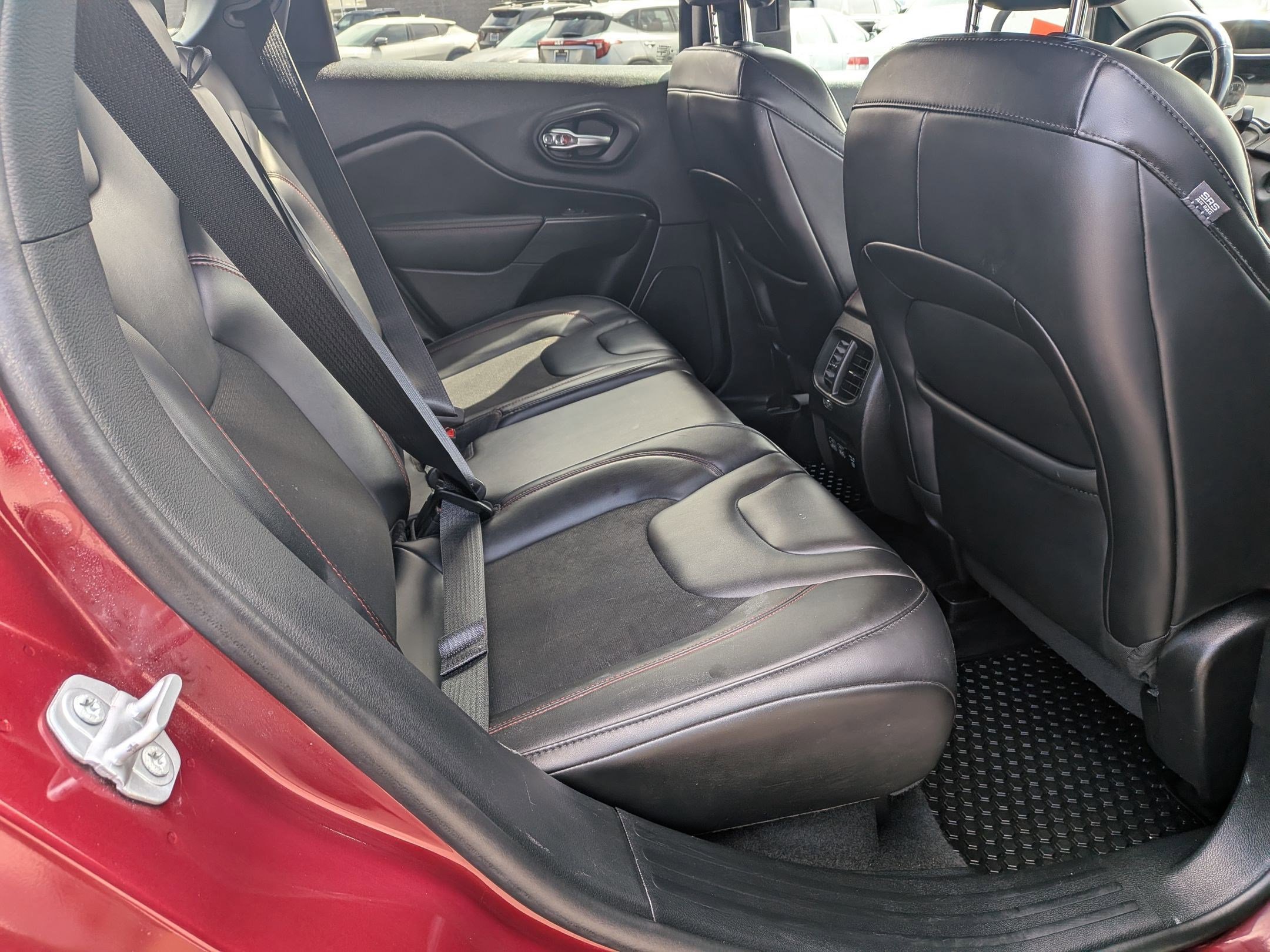 Used 2021 Jeep Cherokee Trailhawk image 25