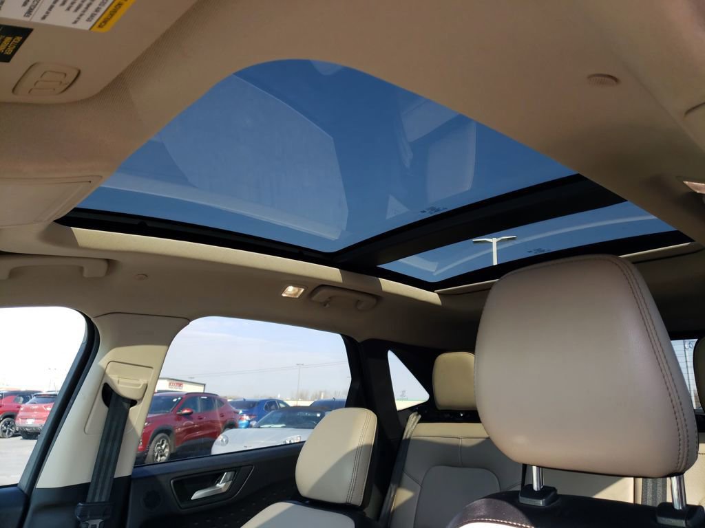 Used 2020 Ford Escape Titanium image 21