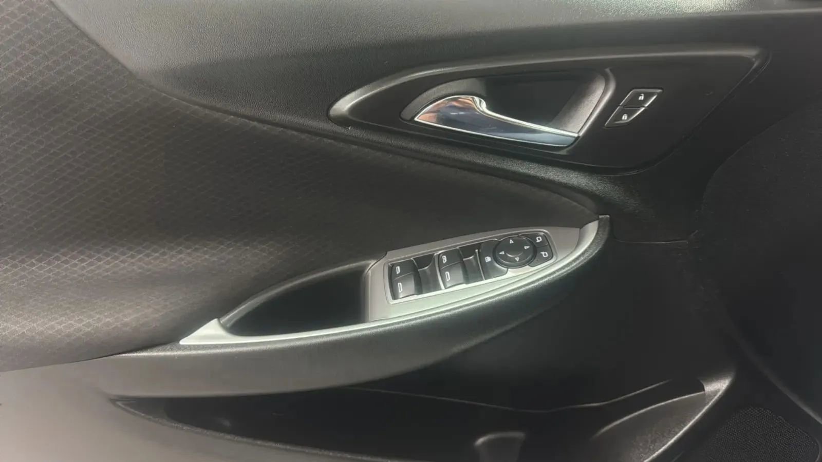 Used 2025 Chevrolet Malibu LT FWD image 17