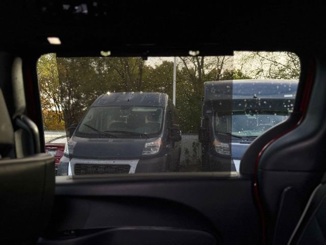 Certified 2025 Chrysler Pacifica Limited image 24