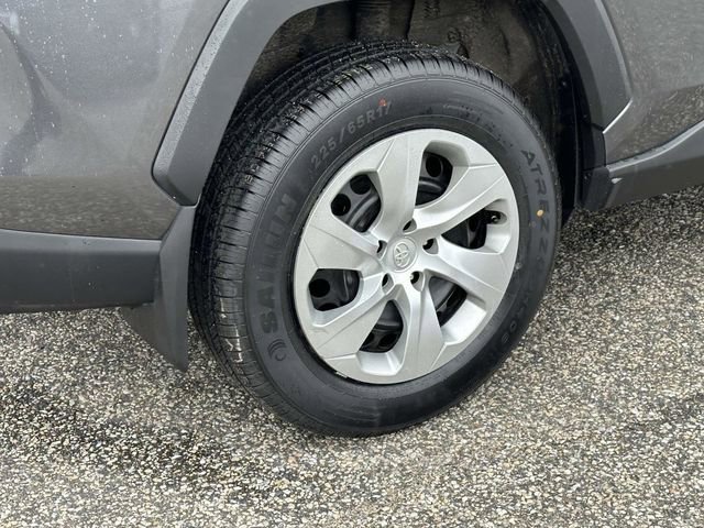 Used 2021 Toyota RAV4 LE image 30