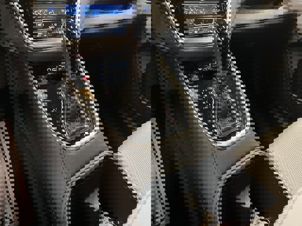 Certified 2025 Subaru Legacy Premium image 24