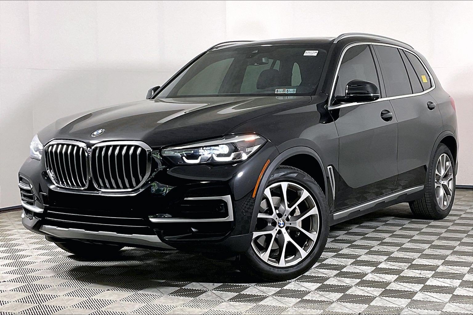 Certified 2022 BMW X5 xDrive40i w/ Premium Package AWD/4WD video 1