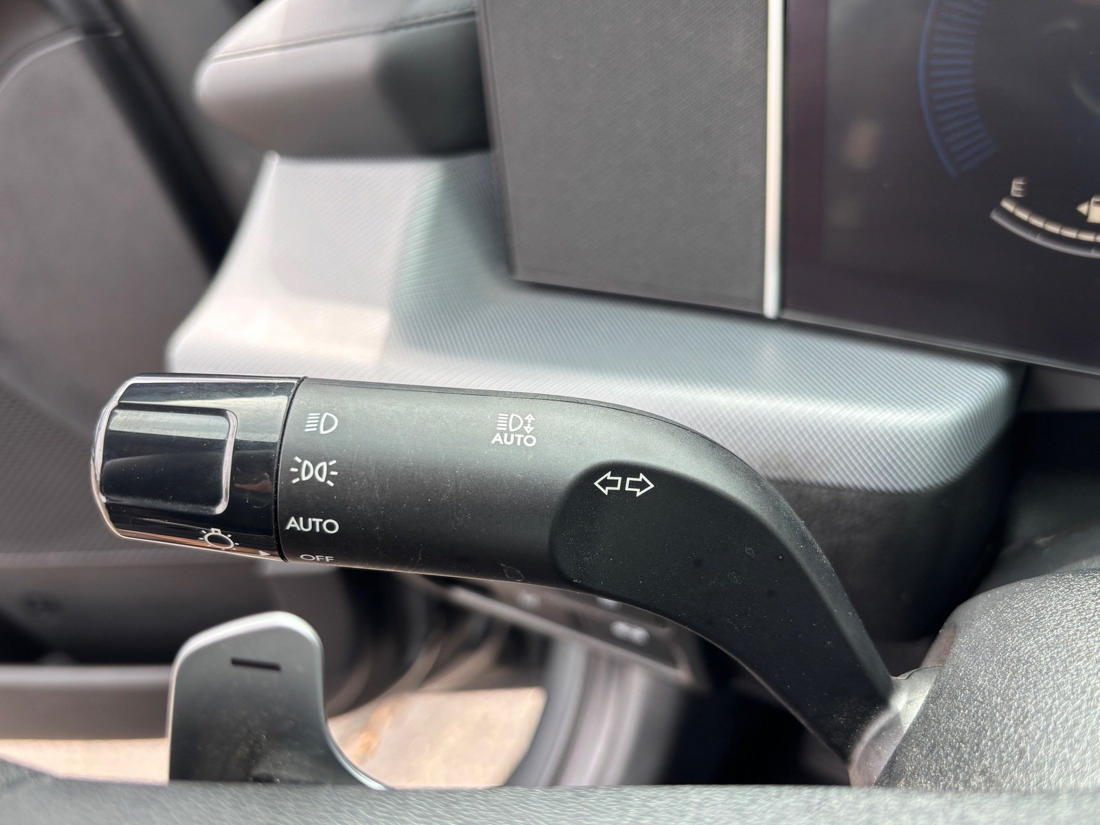 Used 2025 Hyundai Sonata SEL FWD image 24