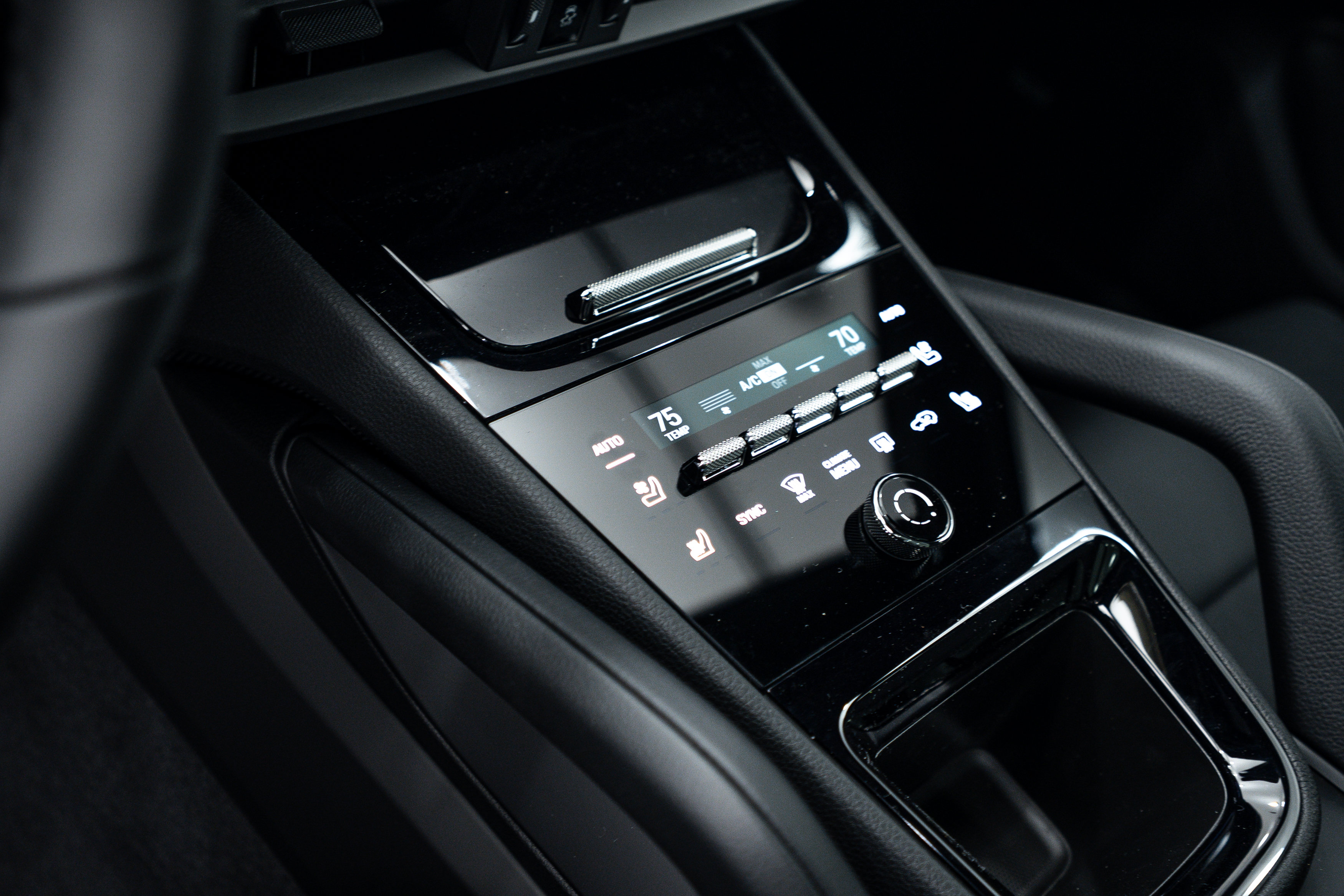 Certified 2026 Porsche Cayenne AWD/4WD image 15