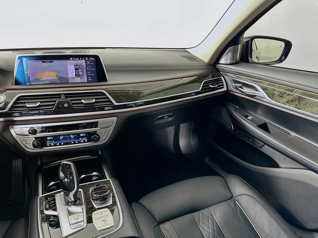 Used 2021 BMW ALPINA B7 xDrive AWD/4WD image 24