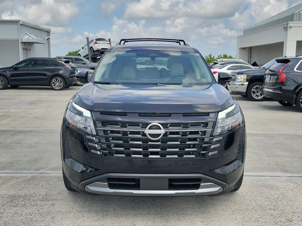 New 2026 Nissan Pathfinder SL FWD image 2