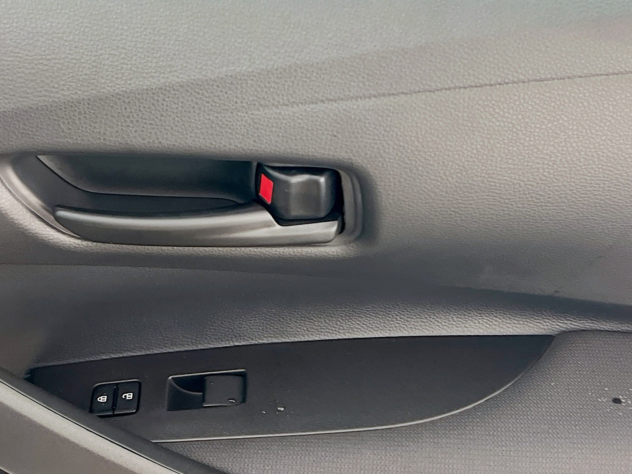 Used 2025 Toyota Corolla LE image 31