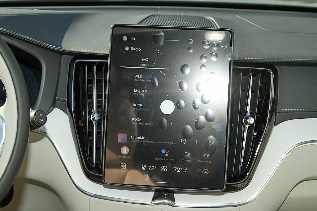 New 2026 Volvo XC60 B5 Ultra w/ Protection Package Premier image 27