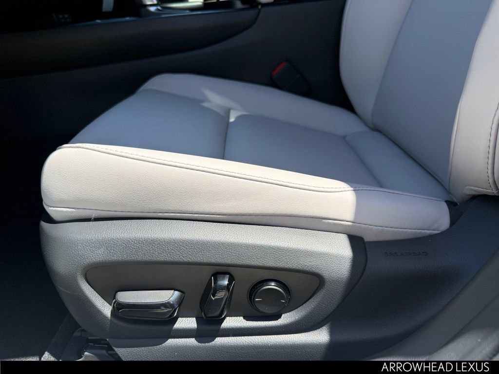 New 2026 Lexus UX 300h FWD image 11
