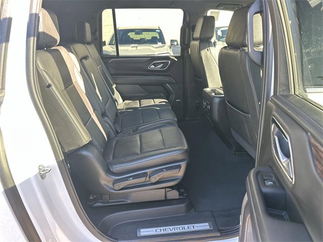 Used 2023 Chevrolet Suburban LT image 25
