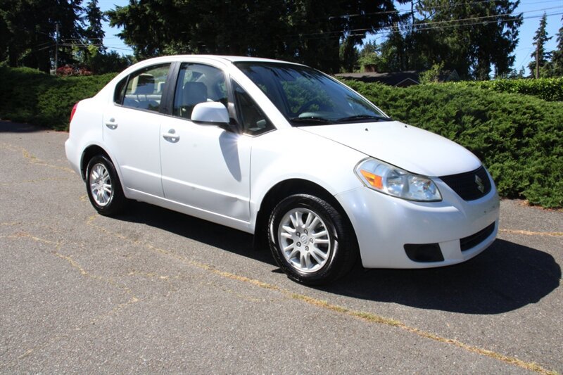 Used 2012 Suzuki SX4 LE FWD image 2