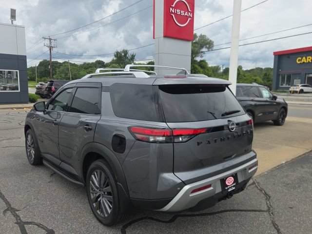 Used 2025 Nissan Pathfinder SL w/ SL Premium Package AWD/4WD image 6