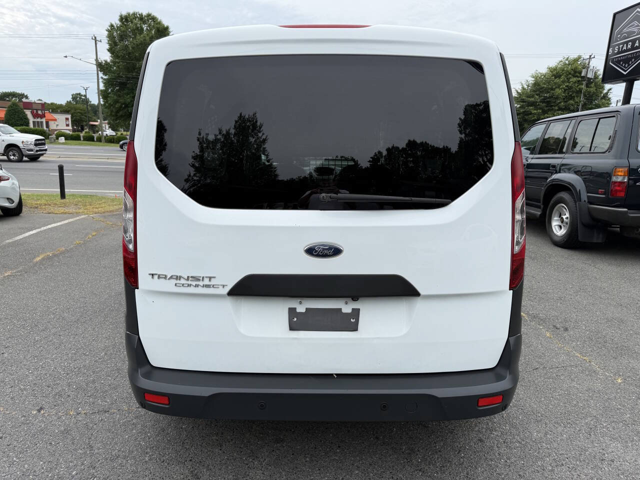 Used 2017 Ford Transit Connect XL FWD image 6