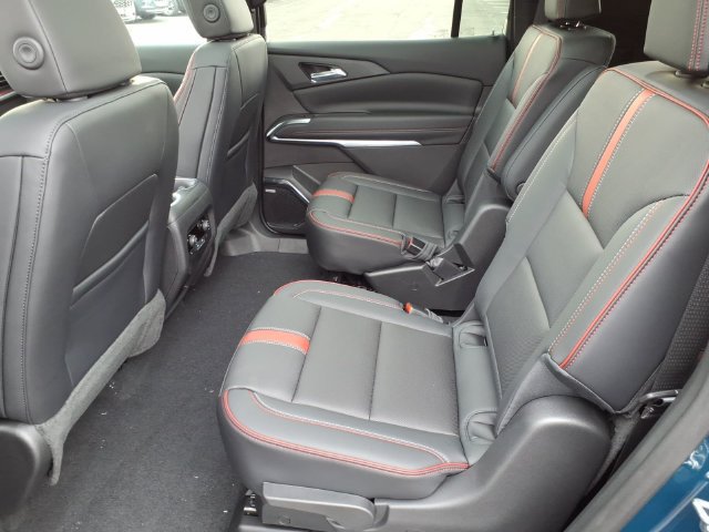 New 2027 Chevrolet Traverse RS w/ LPO, Floor Liner Package AWD/4WD image 9