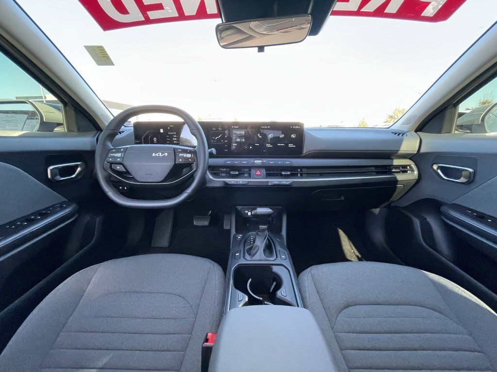 Used 2025 Kia K4 EX image 27
