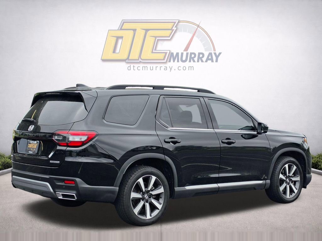 Used 2023 Honda Pilot Touring image 5