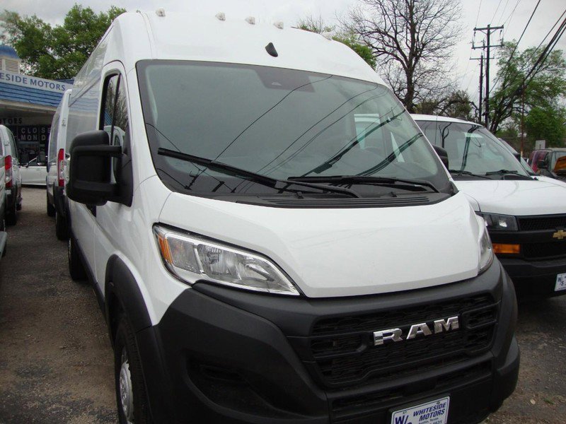 Used 2025 RAM ProMaster 2500 w/ Convenience Group image 3