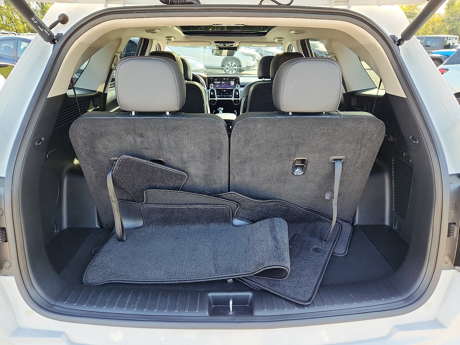 Certified 2023 Kia Sorento SX AWD/4WD image 31
