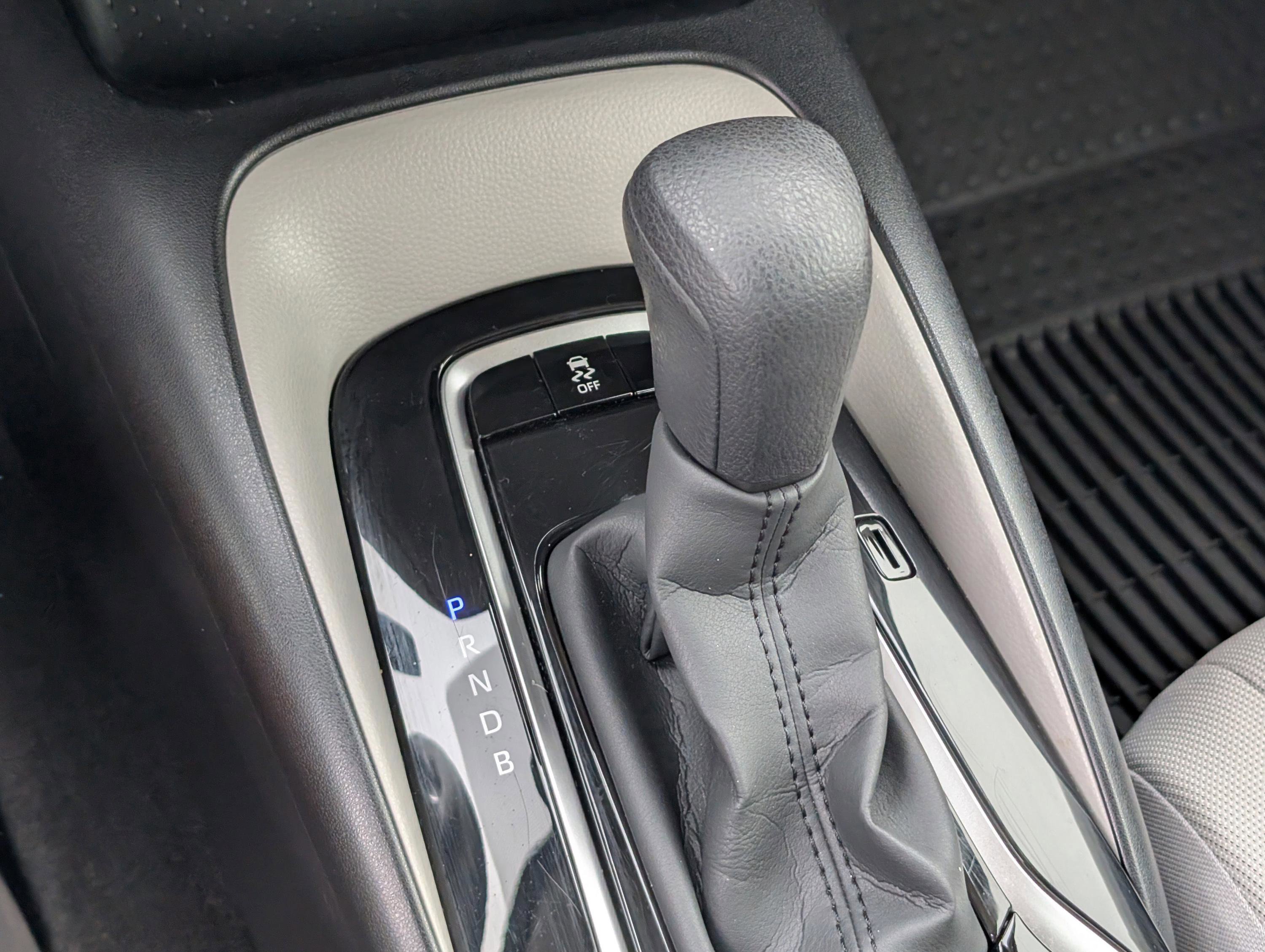 Used 2022 Toyota Corolla LE FWD image 26